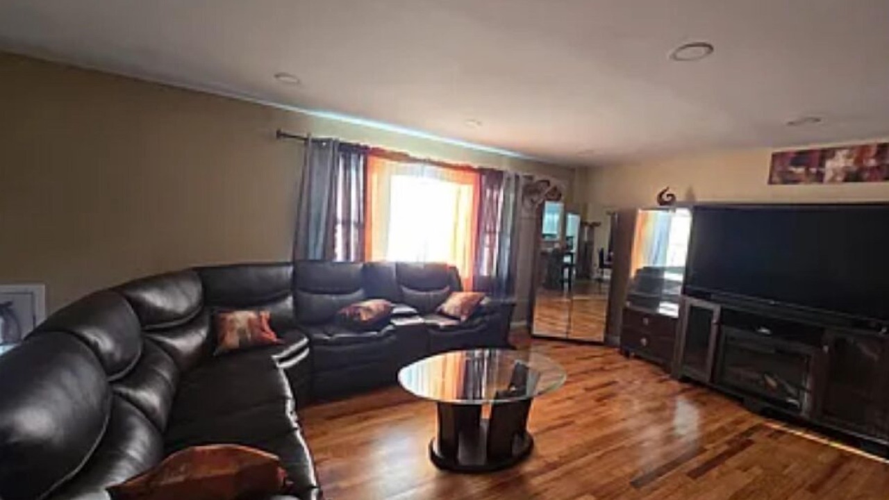 Photo of Livingroom in Newburgh