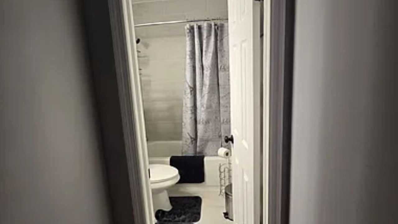 Photo of Bathroom in Newburgh