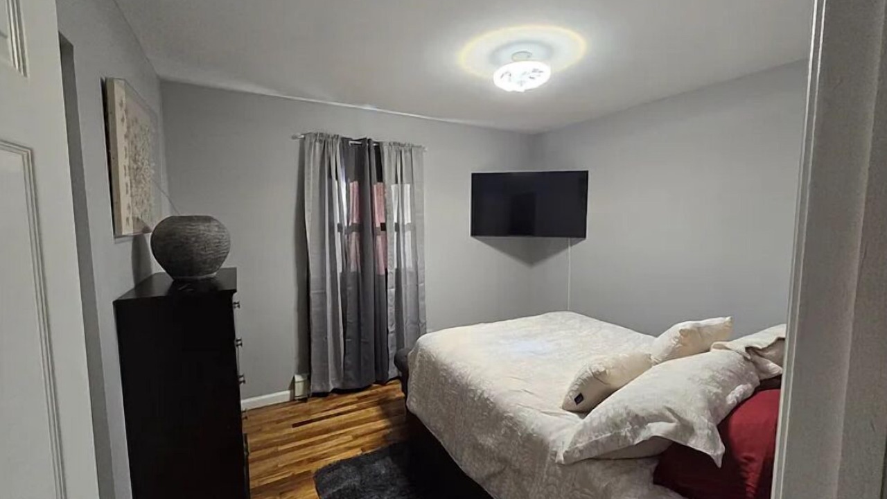 Photo of Bedroom in Newburgh