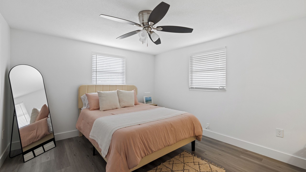 Photo of Bedroom in Gulf Gate Estates