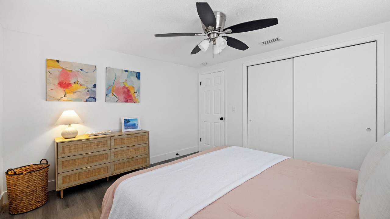 Photo of Bedroom in Gulf Gate Estates