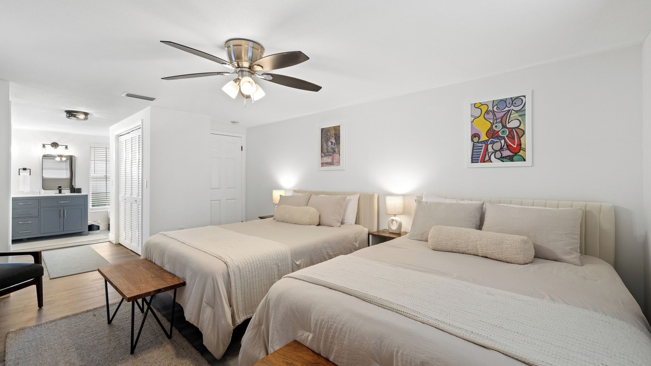 Photo of Bedroom in Gulf Gate Estates
