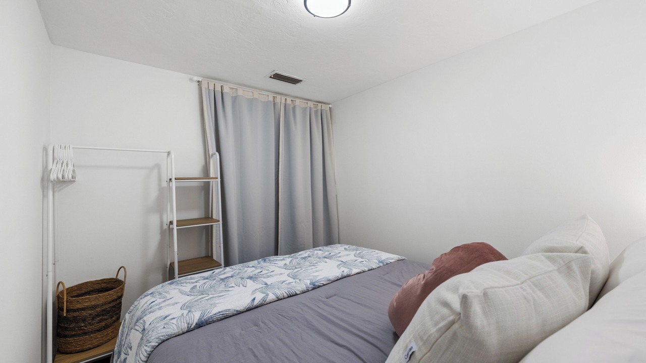 Photo of Bedroom in Gulf Gate Estates