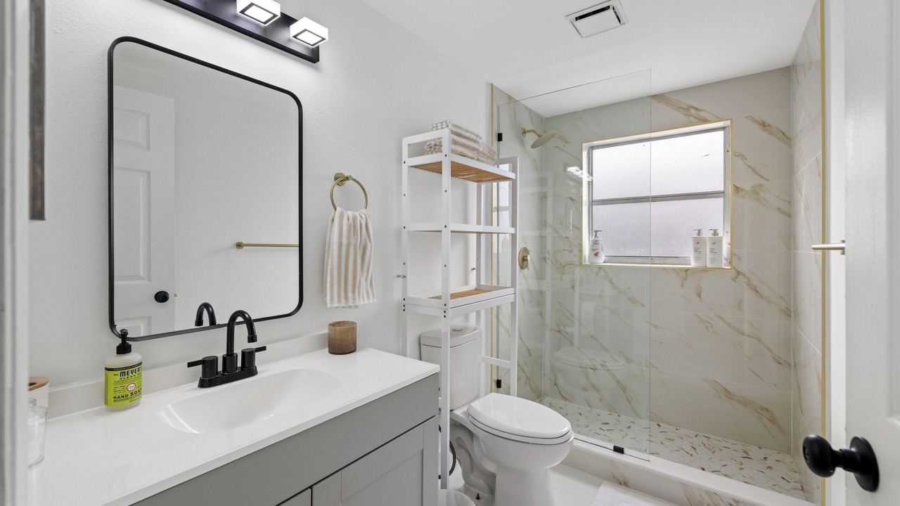 Photo of Bathroom in Gulf Gate Estates