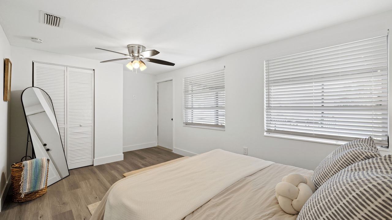 Photo of Bedroom in Gulf Gate Estates