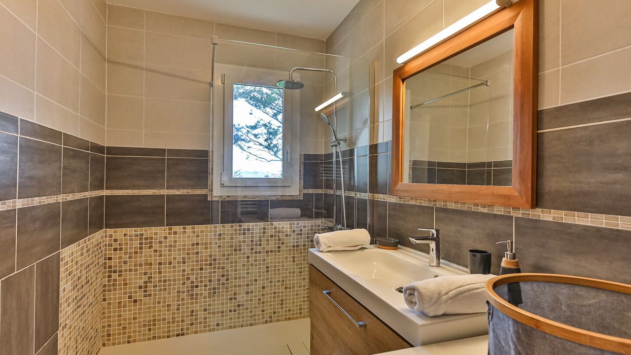 Photo of Bathroom in Bouin