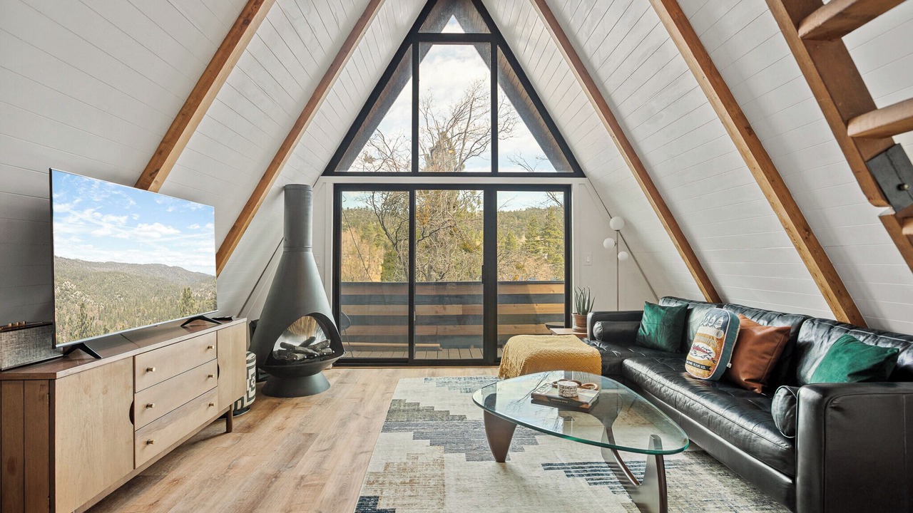 Photo of Livingroom in Arrowbear Lake