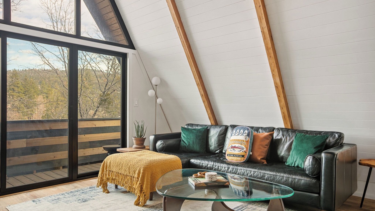 Photo of Livingroom in Arrowbear Lake