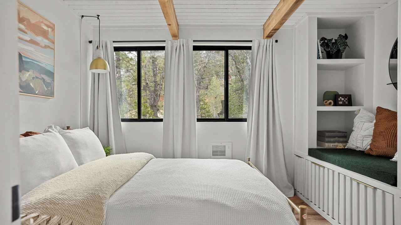 Photo of Bedroom in Arrowbear Lake