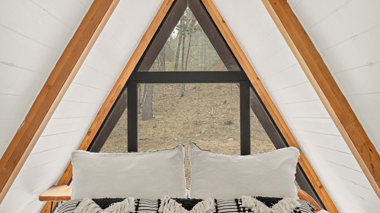 Photo of Bedroom in Arrowbear Lake