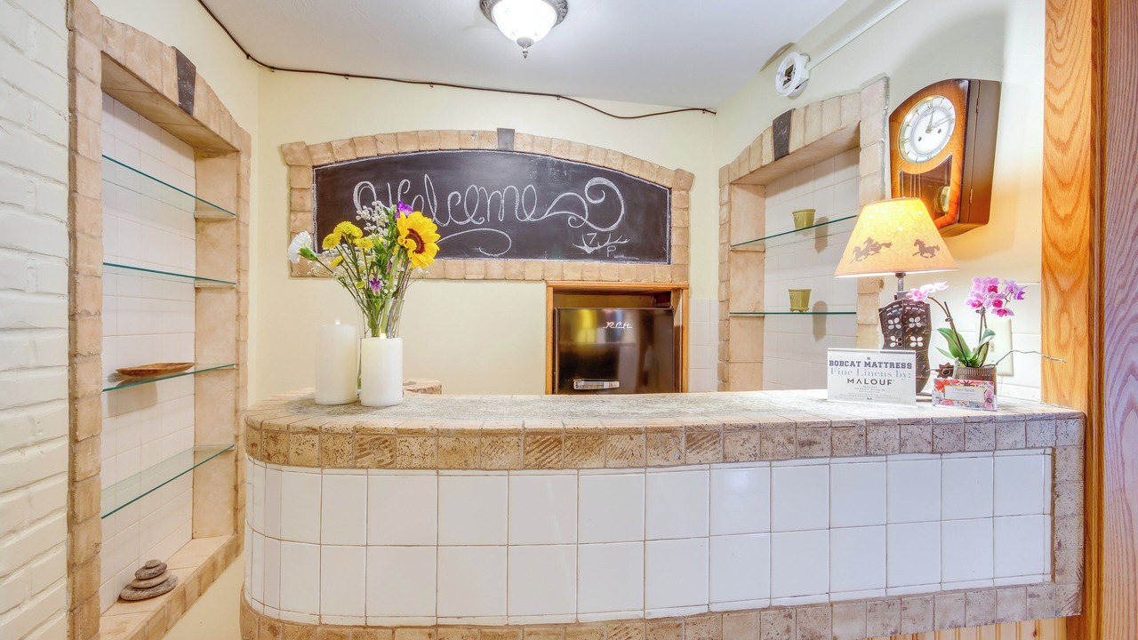 Photo of Others in Emigrant