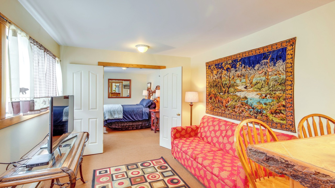 Photo of Others in Emigrant