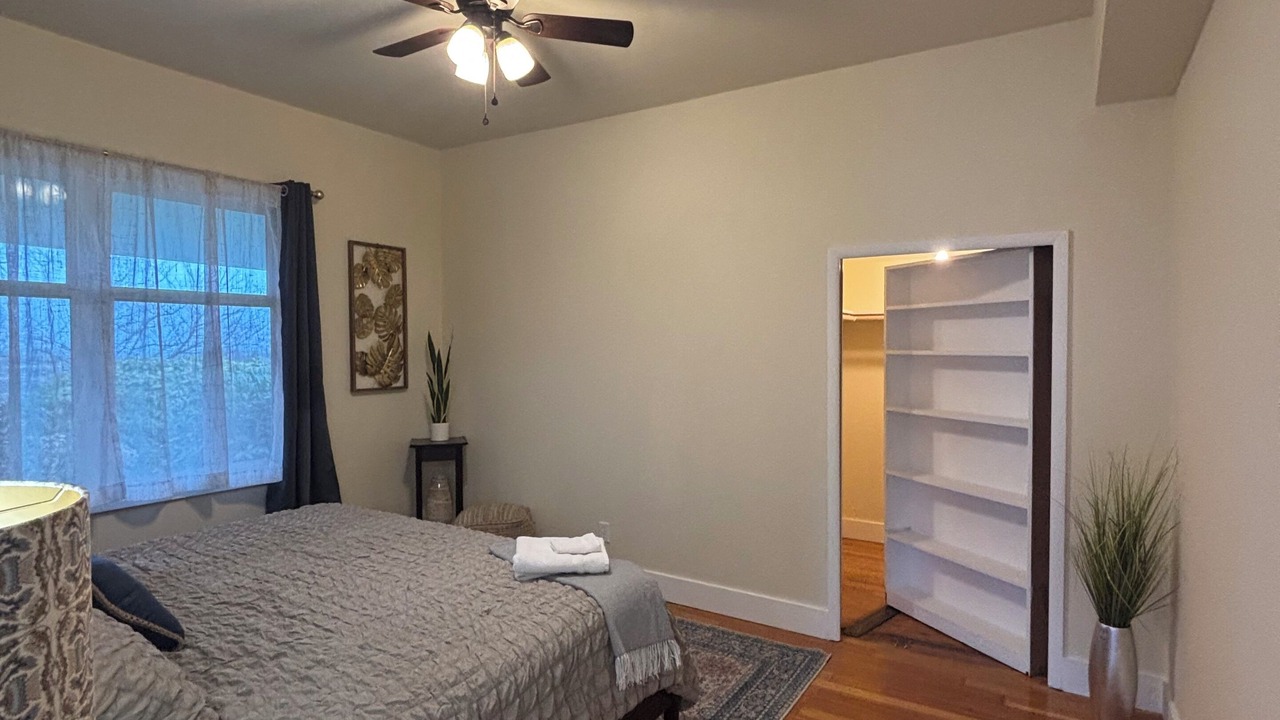 Photo of Bedroom in Blaine