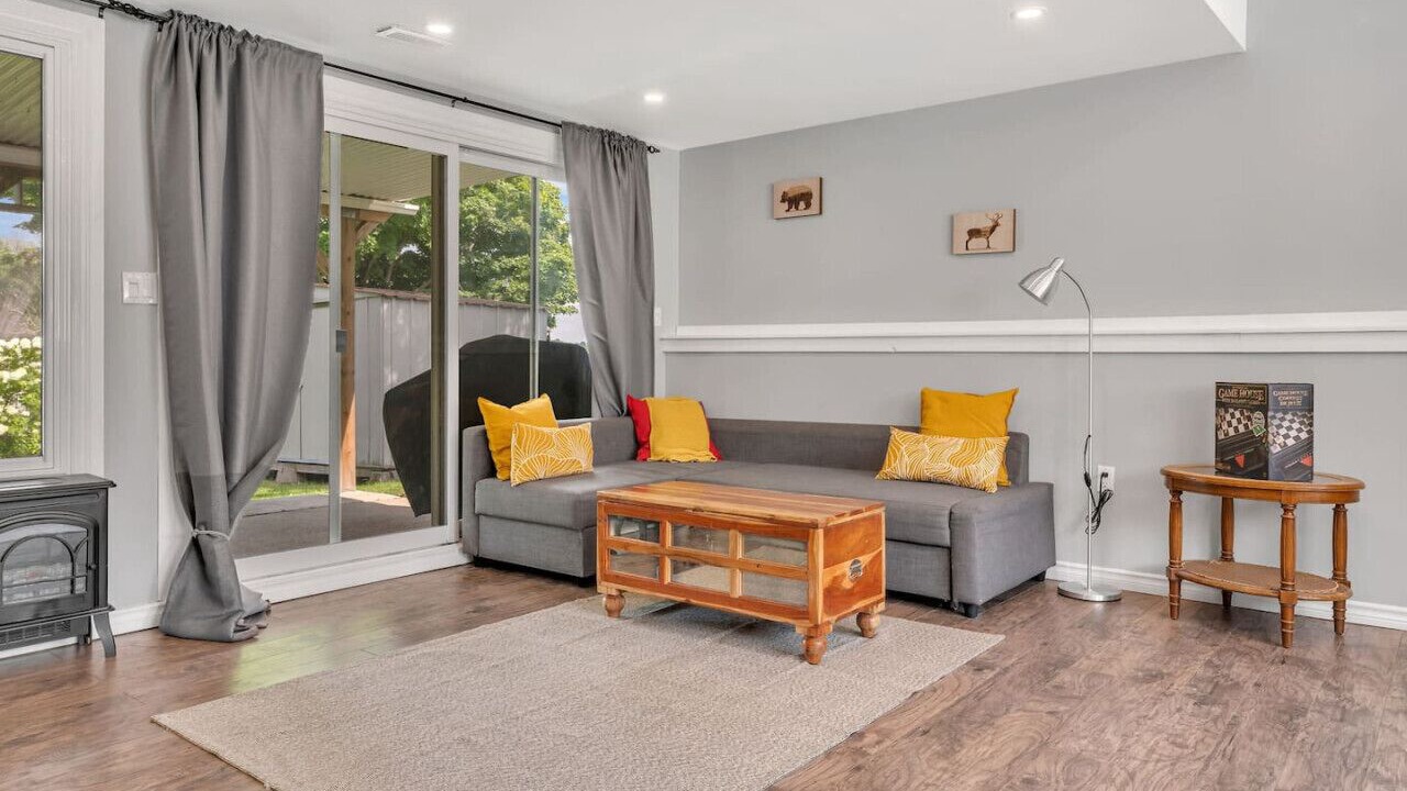 Photo of Livingroom in Kawartha Lakes