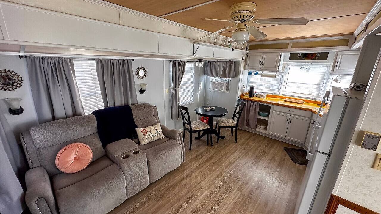 Photo of Livingroom in North Topsail Beach