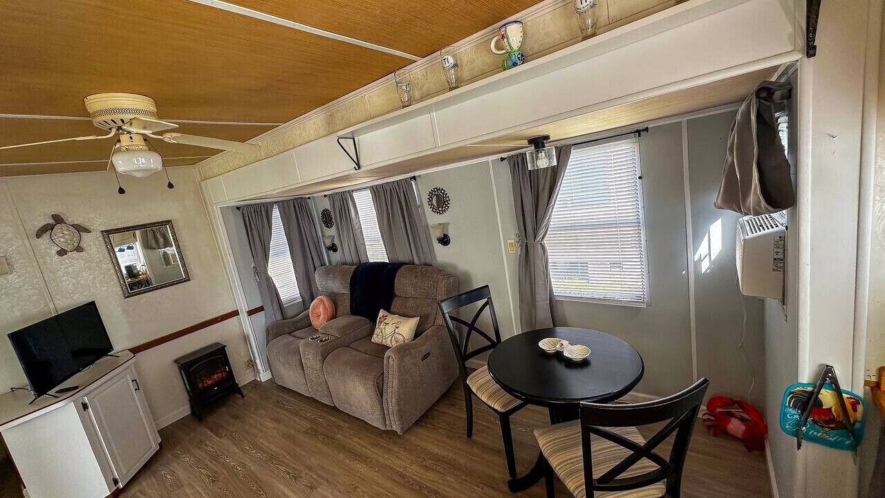 Photo of Livingroom in North Topsail Beach