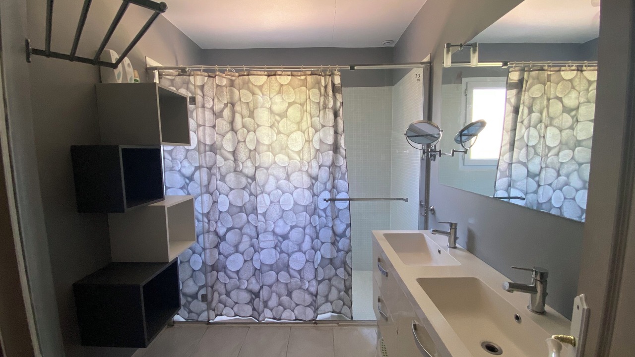 Photo of Bathroom in Lecques