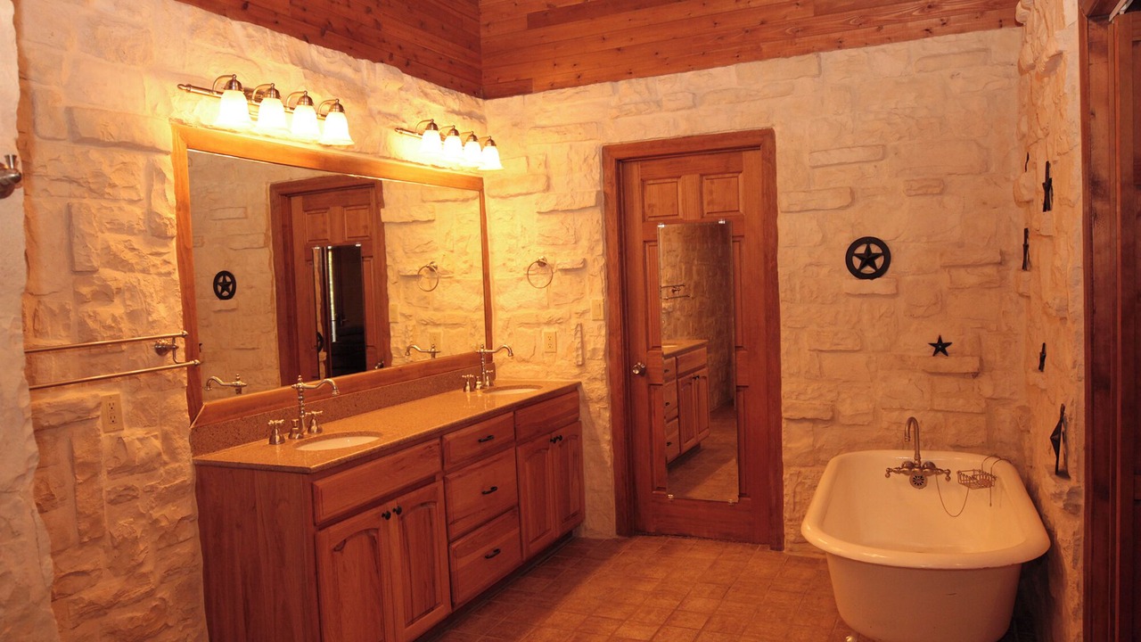 Photo of Bathroom in Concan