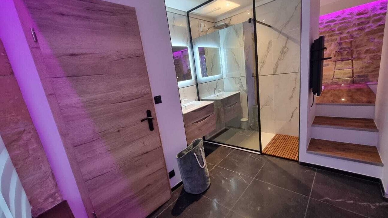 Photo of Bathroom in Charleville-Mezieres