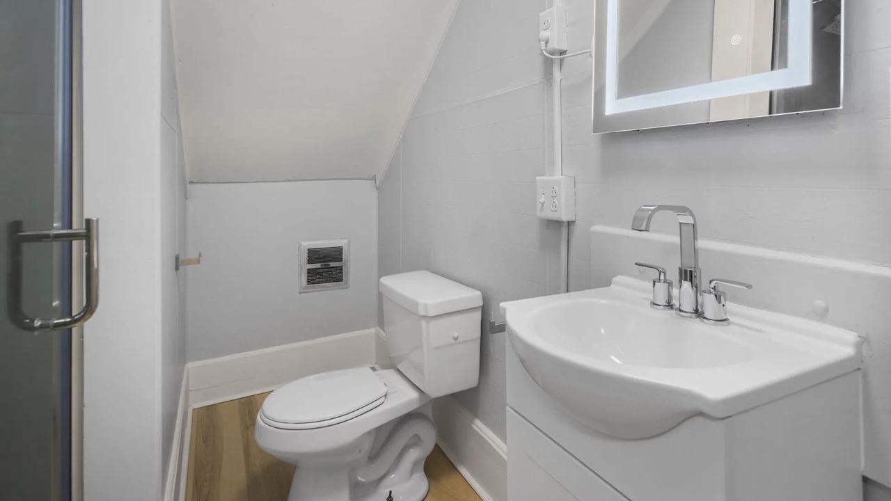 Photo of Bathroom in Collegetown