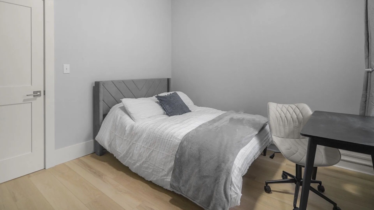 Photo of Bedroom in Collegetown