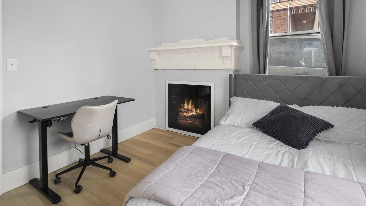 Photo of Bedroom in Collegetown