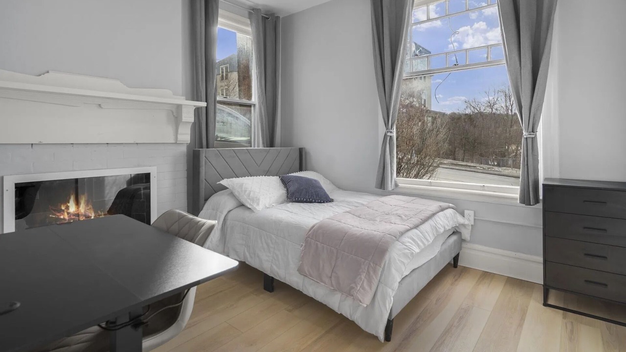 Photo of Bedroom in Collegetown