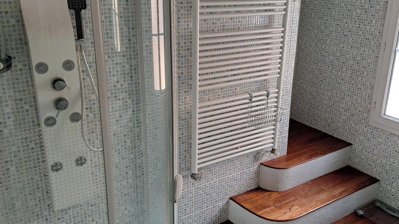 Photo of Bathroom in La Ville-du-Bois
