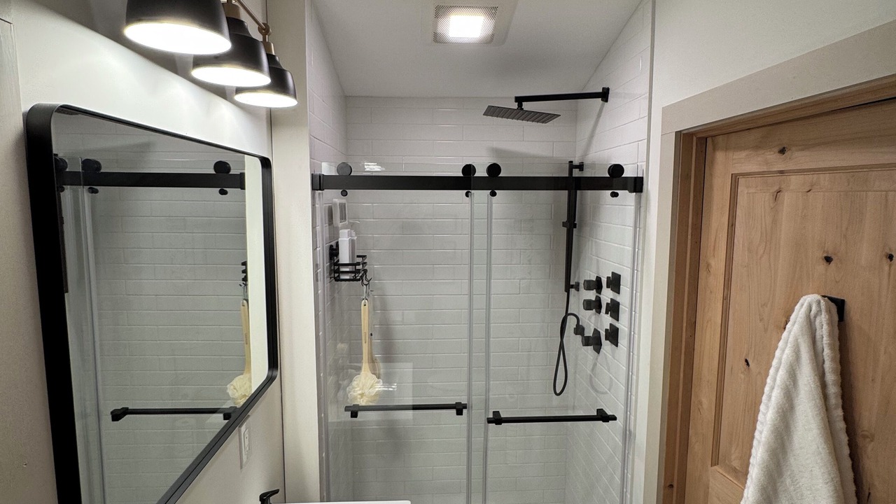 Photo of Bathroom in Painted Post