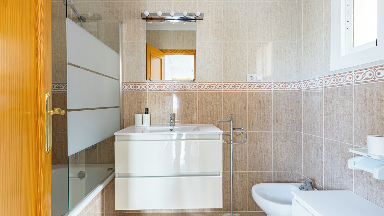 Photo of Bathroom in Jeronimo y Avileses y Balsicas de Arriba