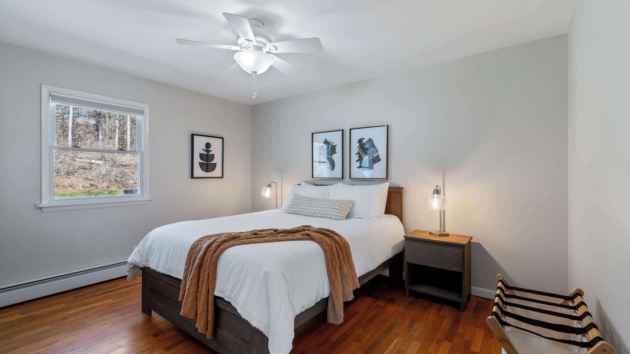 Photo of Bedroom in Town of Benton