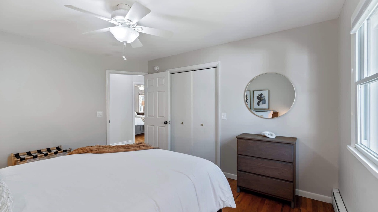 Photo of Bedroom in Town of Benton