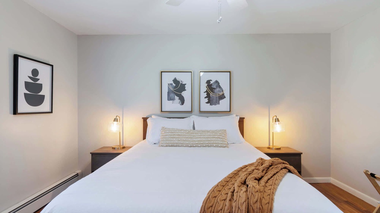 Photo of Bedroom in Town of Benton