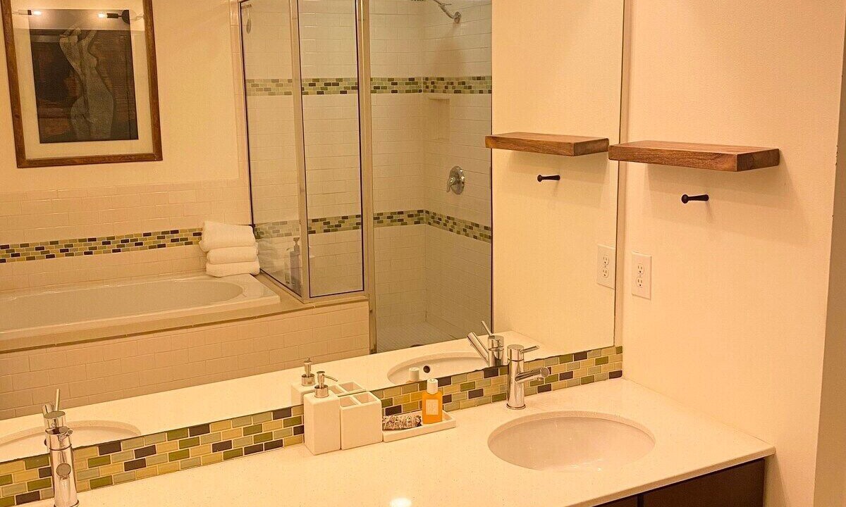 Photo of Bathroom in Blackshear-Prospect Hill