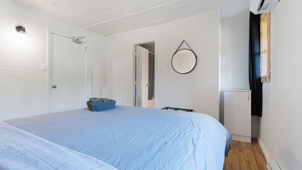 Photo of Bedroom in Les Pays-d'en-Haut Regional County Municipality