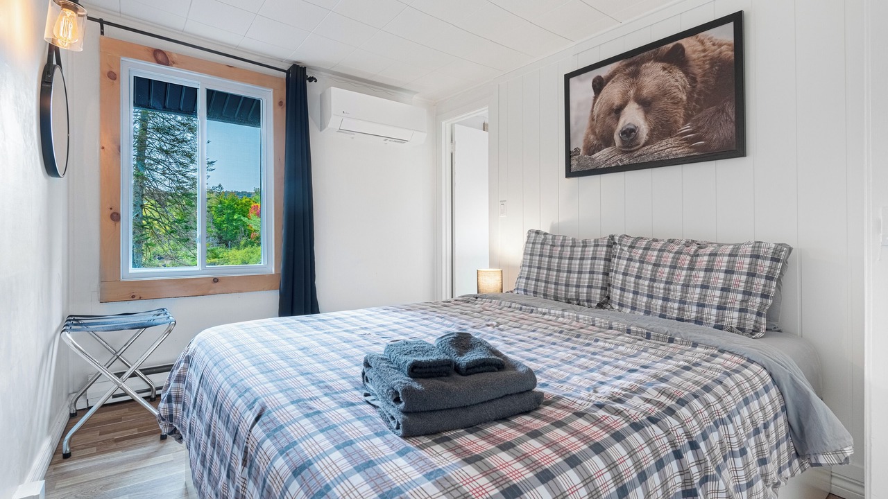 Photo of Bedroom in Les Pays-d'en-Haut Regional County Municipality