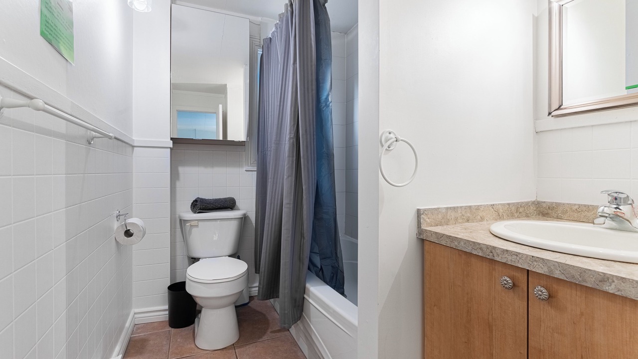 Photo of Bathroom in Les Pays-d'en-Haut Regional County Municipality