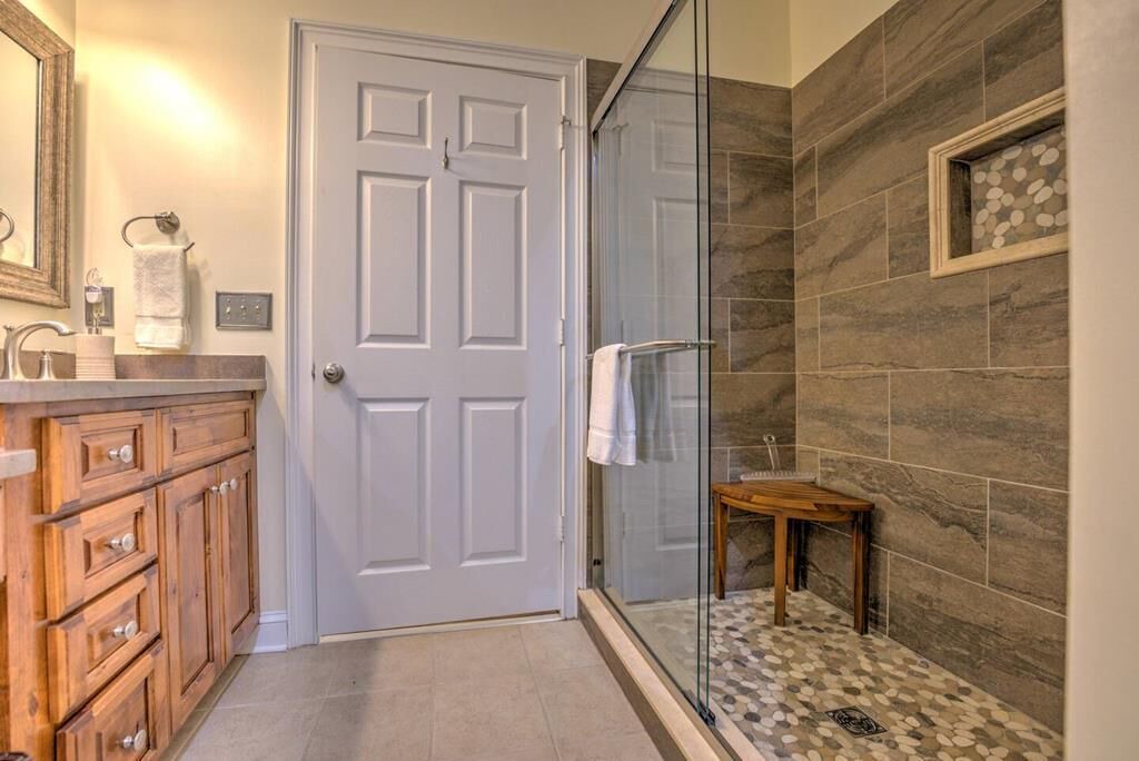 Photo of Bathroom in Maggie Valley