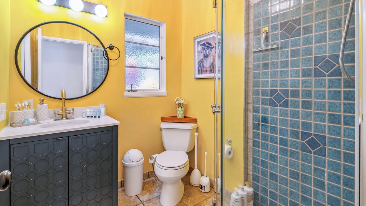 Photo of Bathroom in Beachwood Canyon