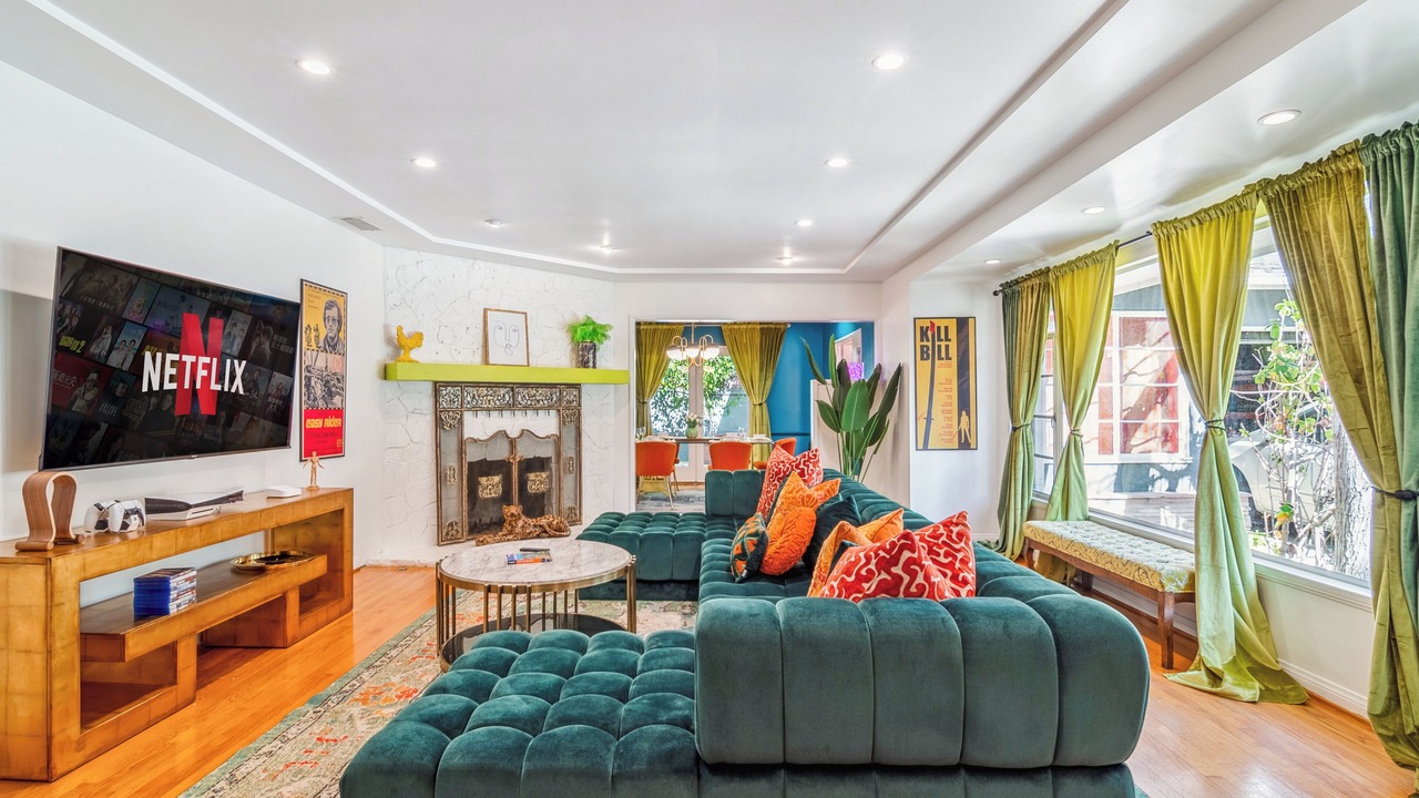 Photo of Livingroom in Beachwood Canyon