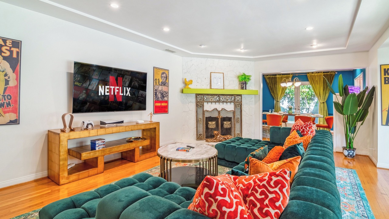 Photo of Livingroom in Beachwood Canyon