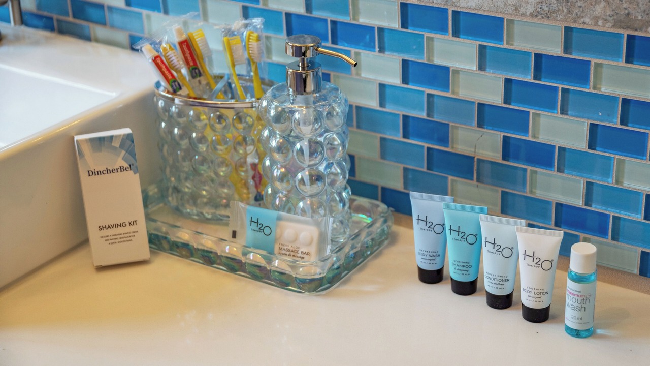 Photo of Bathroom in Beachwood Canyon