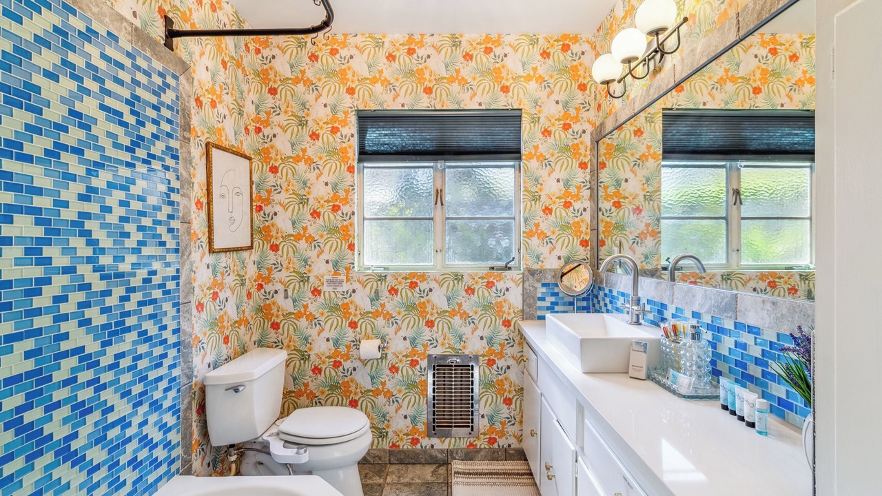 Photo of Bathroom in Beachwood Canyon