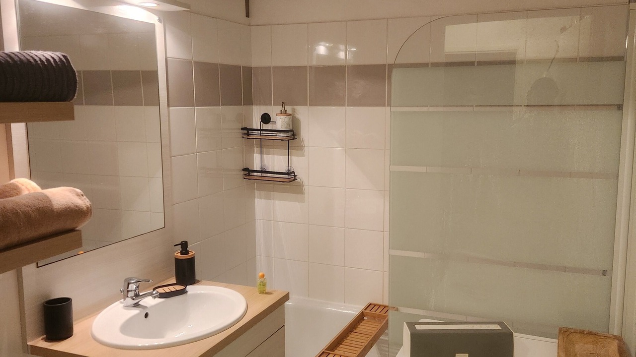 Photo of Bathroom in Avion