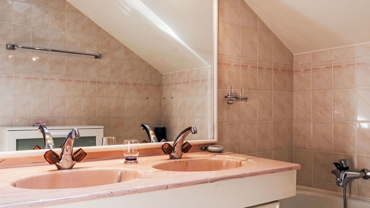Photo of Bathroom in Genthod