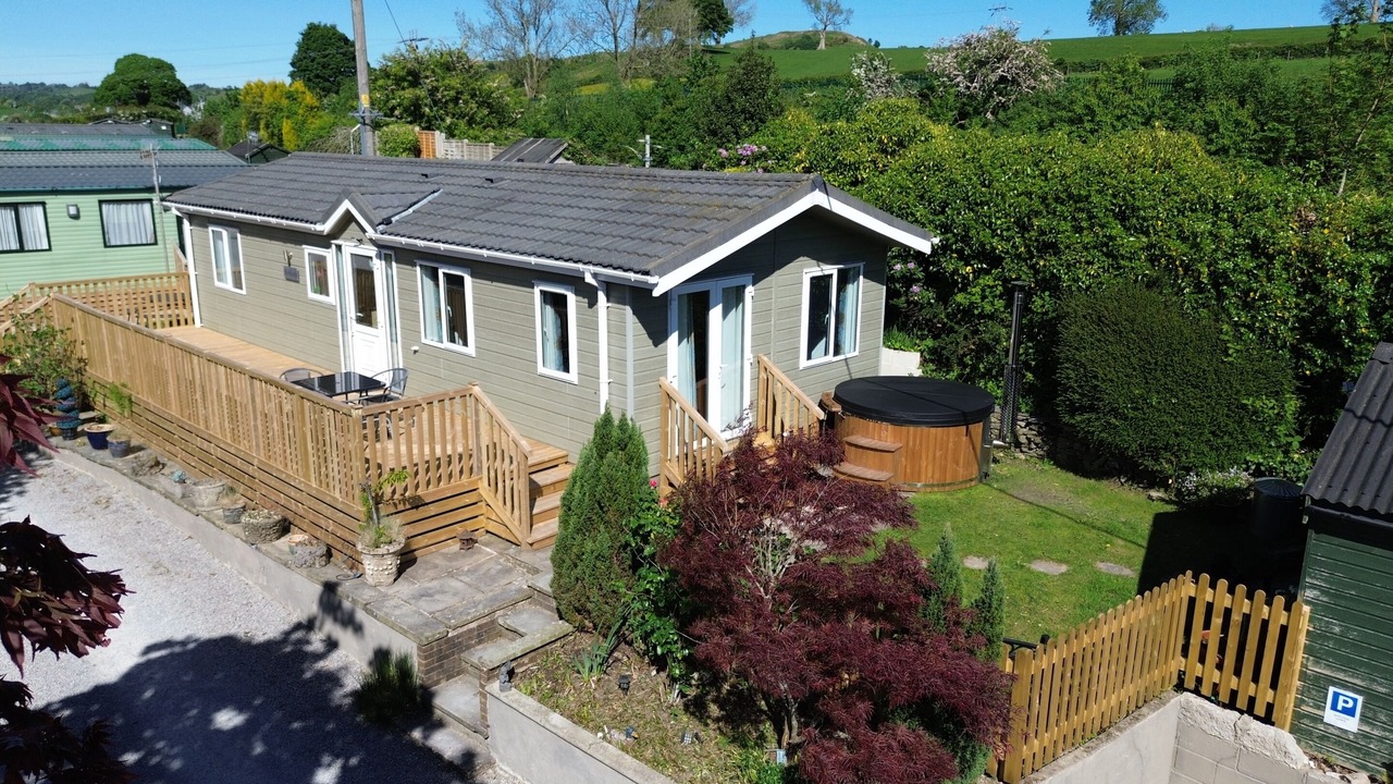 Photo of Others in Natland