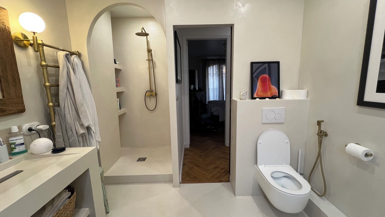 Photo of Bathroom in 18th Arrondissement