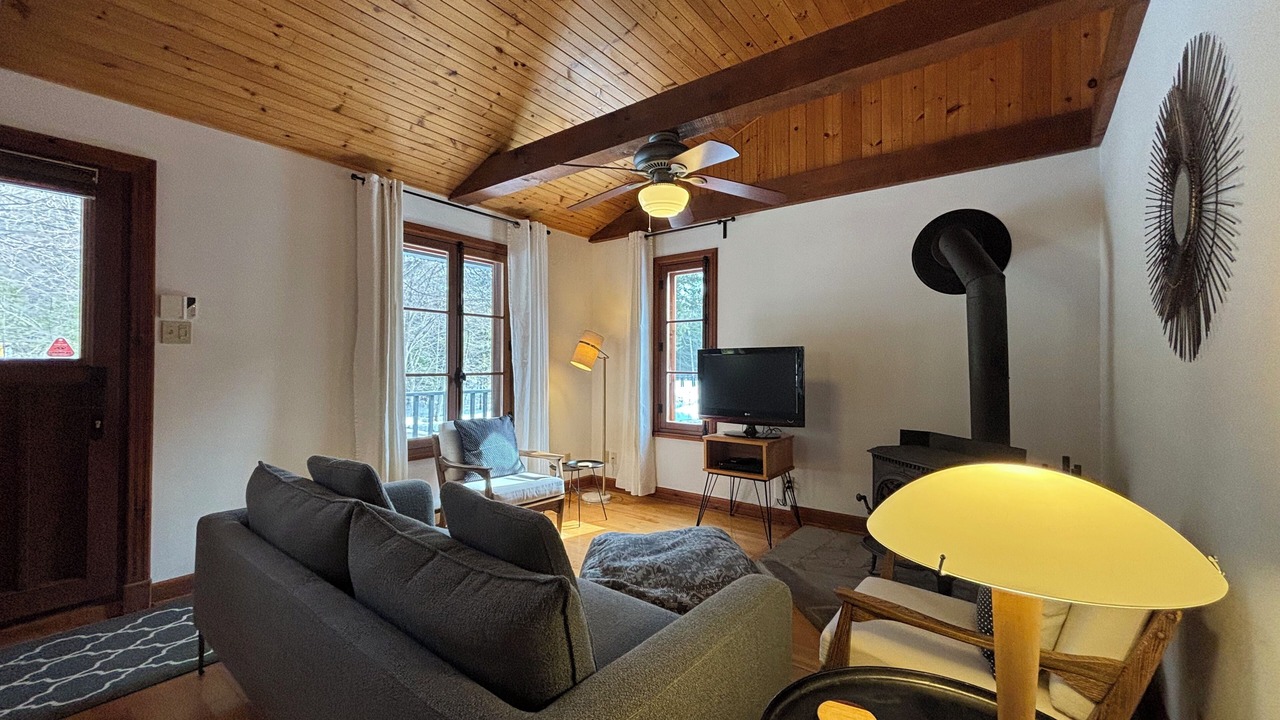 Photo of Livingroom in Val Morin