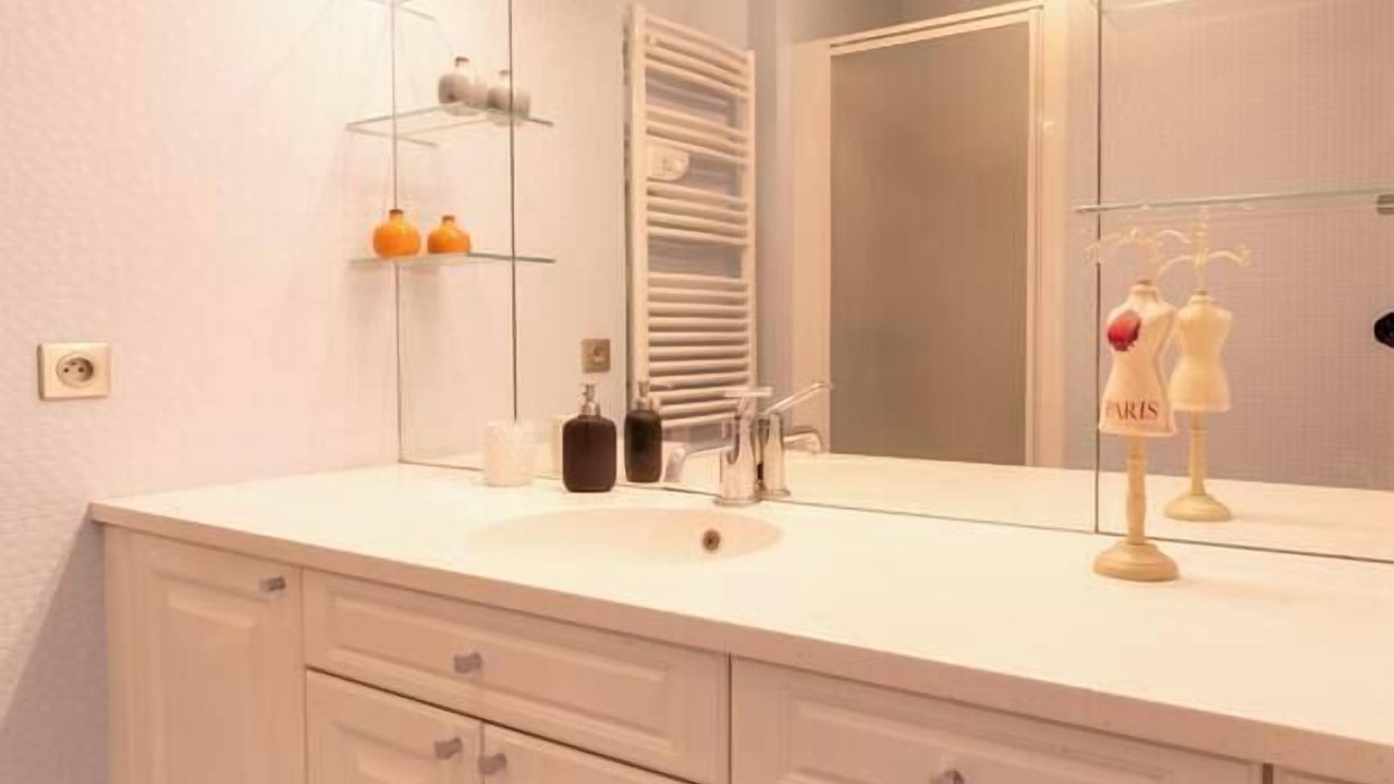 Photo of Bathroom in Bourg-l'Eveque