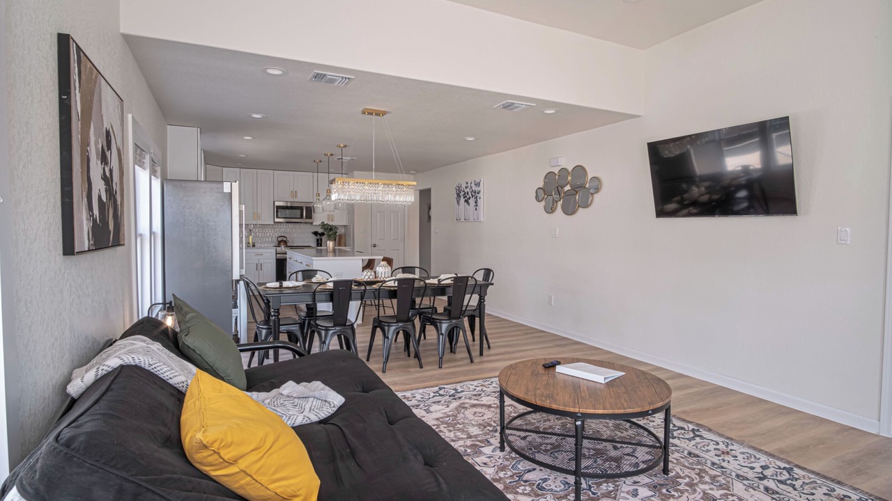 Photo of Livingroom in Near East Side